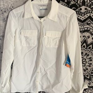 Woman’s Columbia long sleeve button up